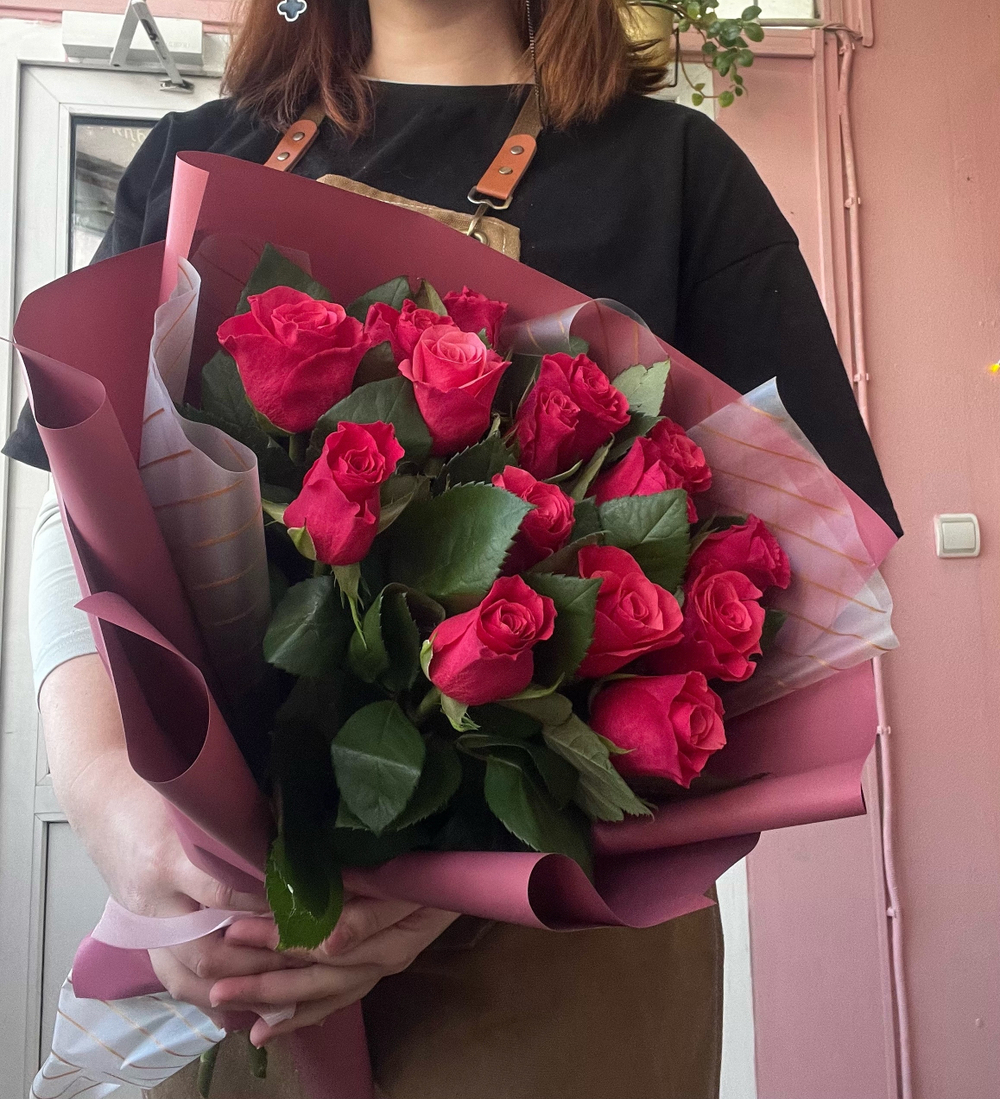 Букет из 15 малиновых роз 50см