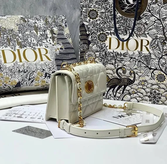 Мини-сумка Dior Miss Caro белый