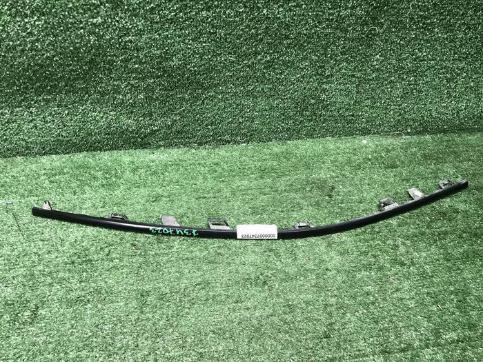 Молдинг переднего бампера правый Lixiang L9 22-нв