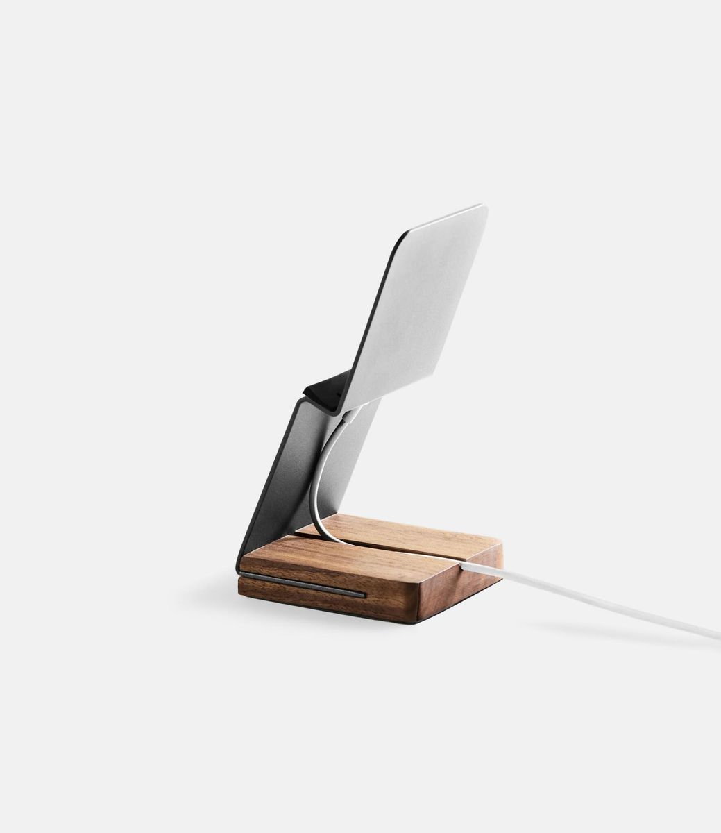 NOOE Hands-on Walnut — подставка для телефона