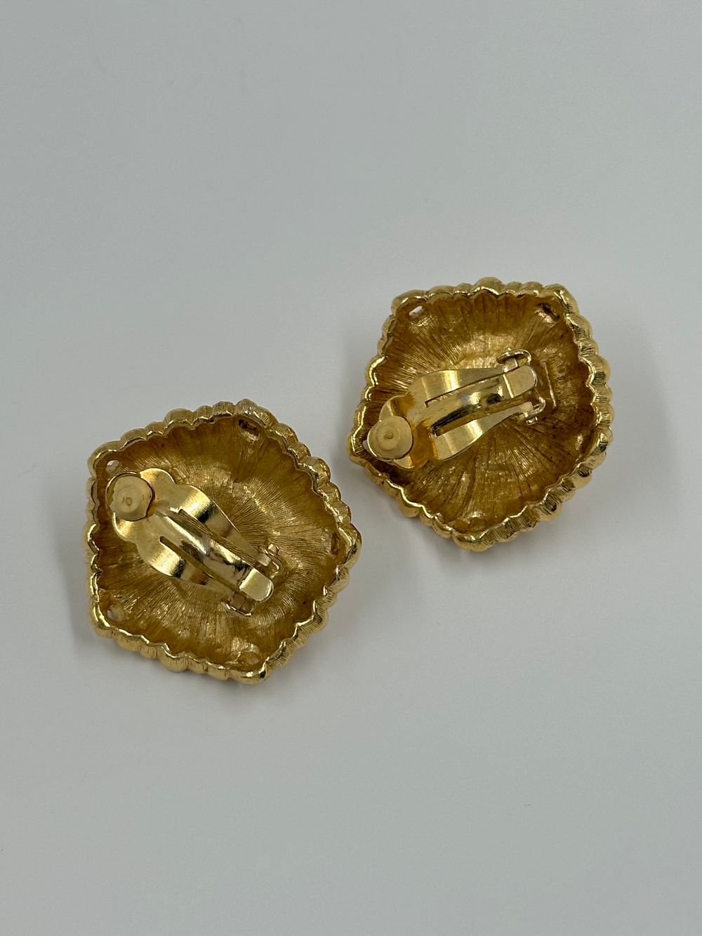 Клипсы с «жемчугом» и кристаллами