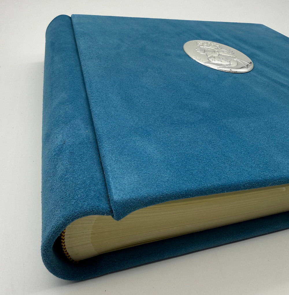 Детский фотоальбом "Мать с младенцем" голубой