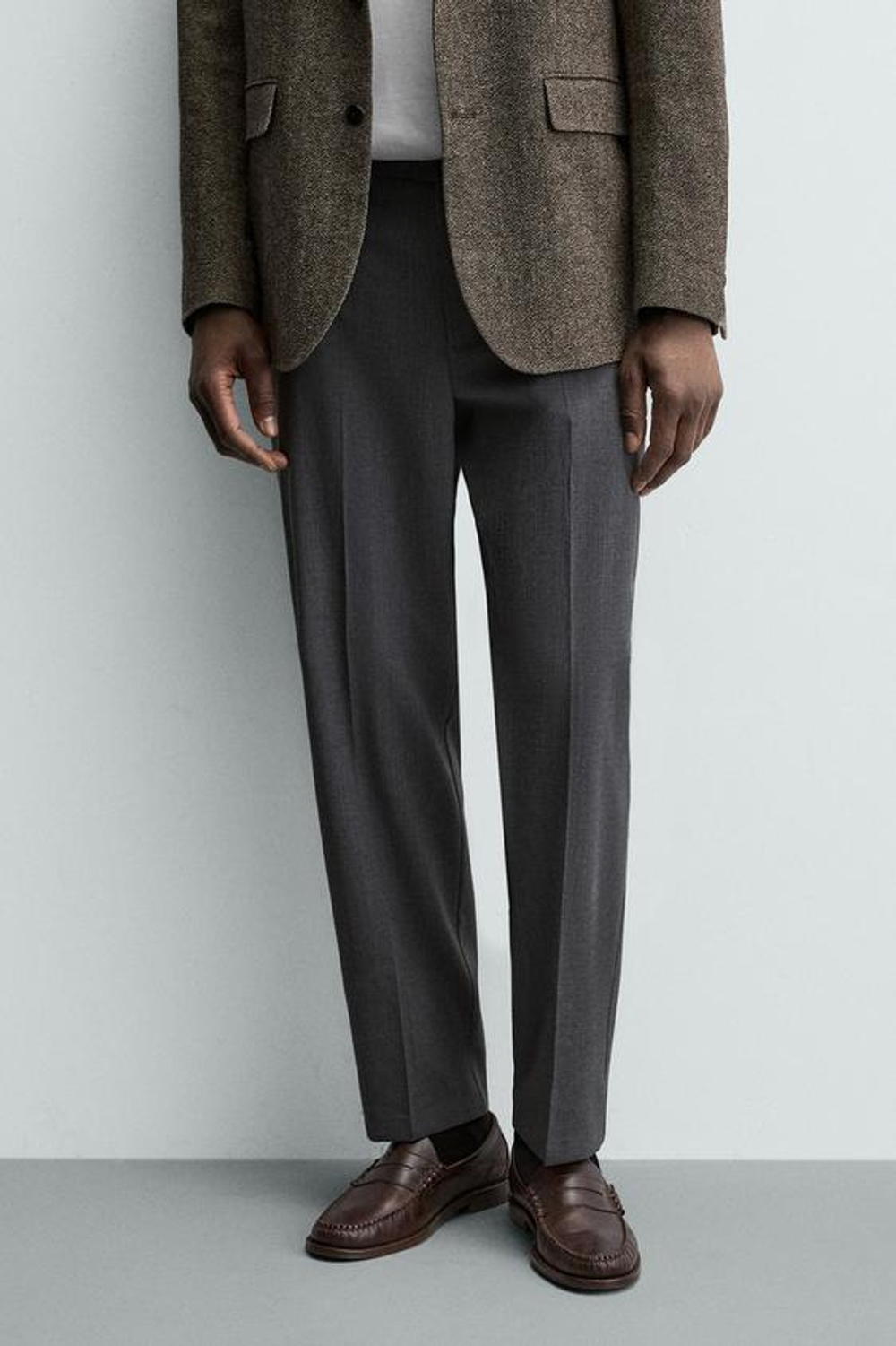 ZARA БРЮКИ REGULAR FIT ИЗ СМЕСОВОЙ ШЕРСТИ NON IRON, СЕРЫЙ