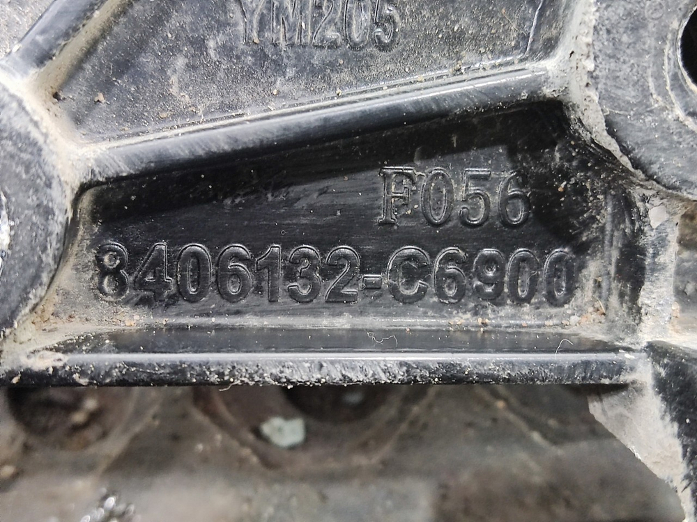 Кронштейн фары правой 2023г