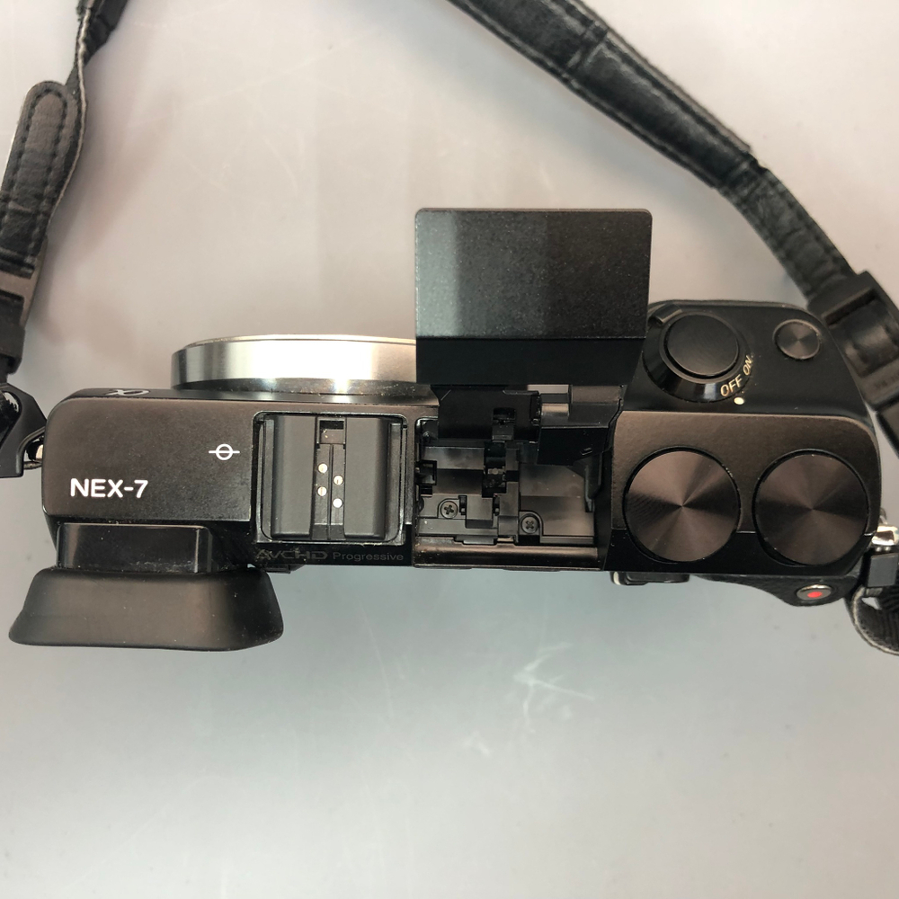 Sony Nex-7 25.000 кадров, не фиксируется вспышка