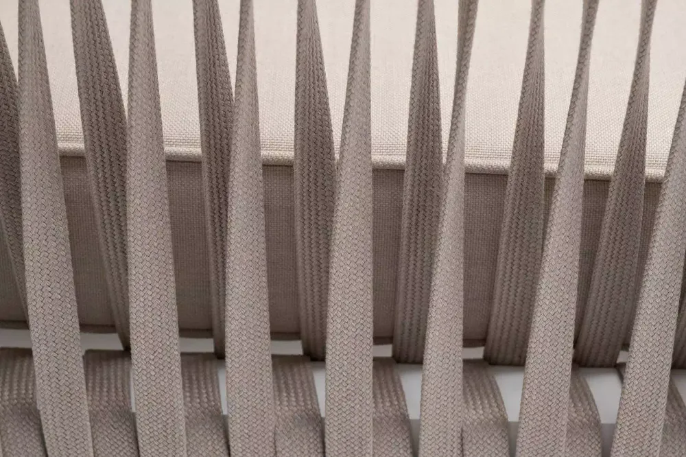 "Касабланка" диван 2-местный плетеный из роупа, каркас алюминий белый муар, роуп бежевый 20мм, ткань бежевая 15052