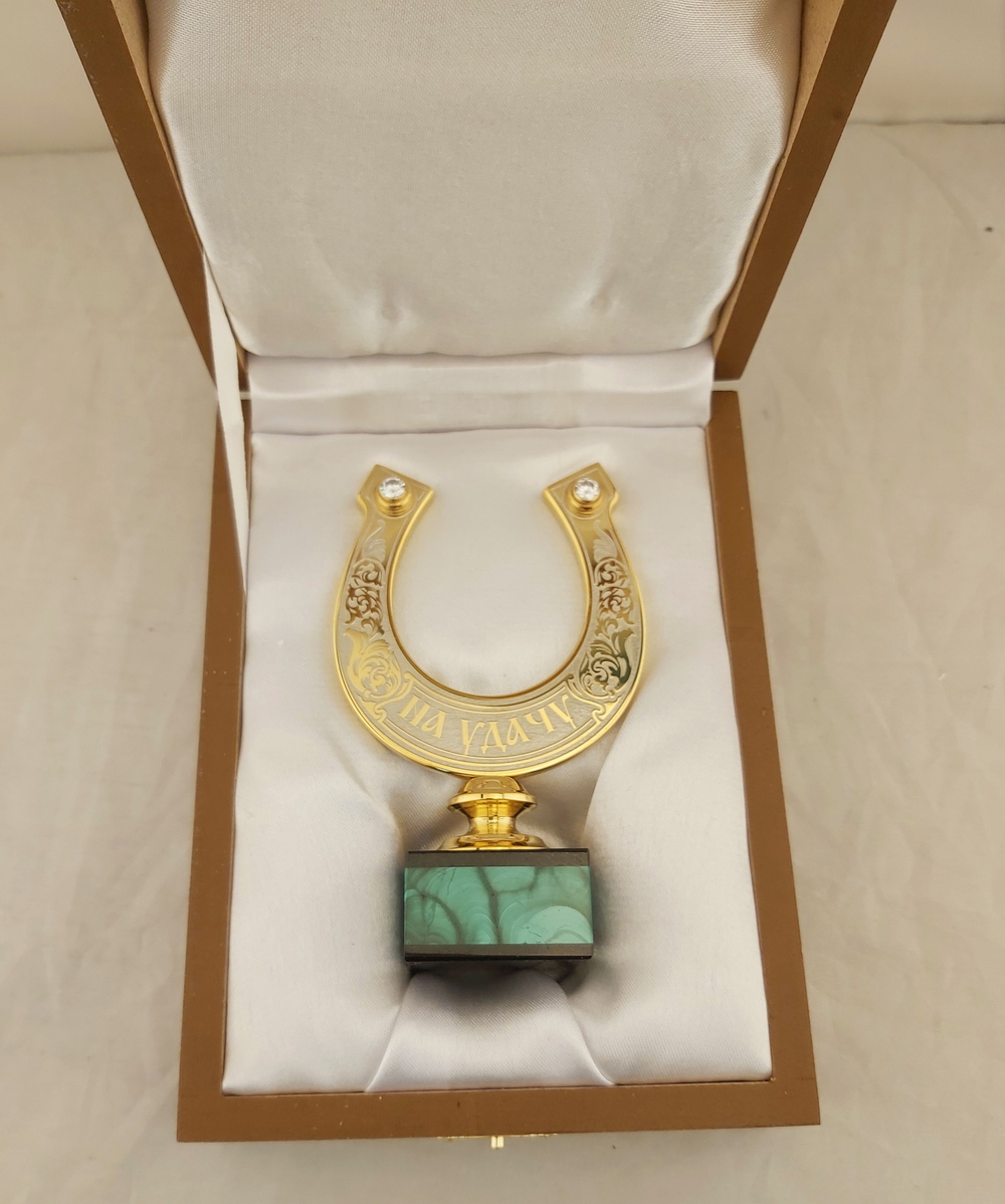 Сувенир подкова "На удачу" с малахитом