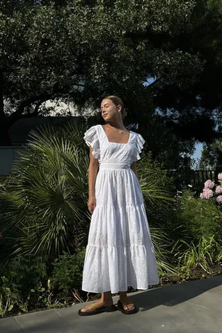 Сарафан с крылышками с вышивкой ришелье белого цвета