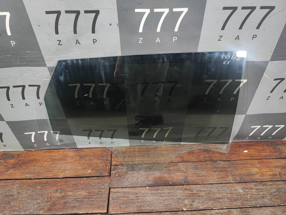 Стекло двери задней правой Omoda C5 22-нв Б/У Оригинал 555000277AA