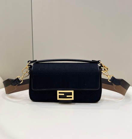 Fendi Baguette 27 cm