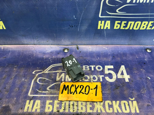 Реле поворотов TOYOTA PRONARD 2000