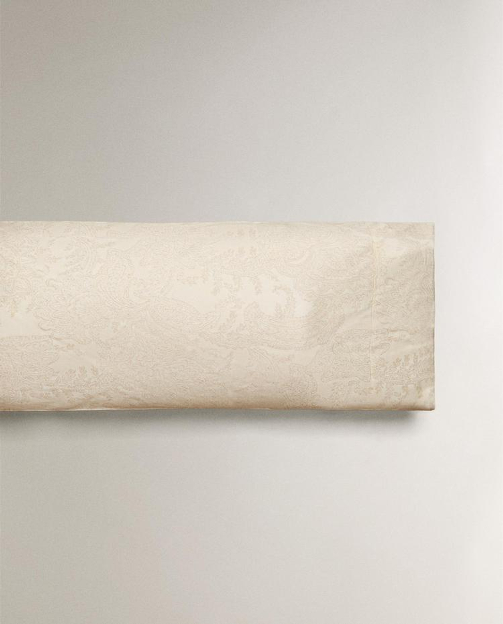 ZARA HOME САТИНОВАЯ НАВОЛОЧКА С ПРИНТОМ, ЭКРЮ