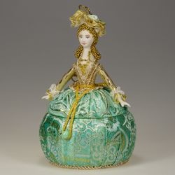 Кукла-шкатулка Барышня в парчовом платье