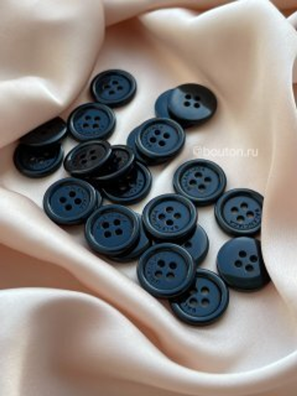 Пуговицы БЛНСГ черные на прокол 17,5 мм.