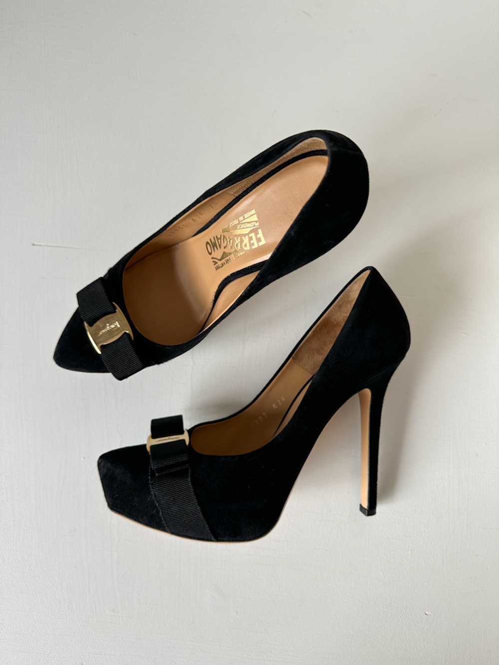 Замшевые туфли Salvatore Ferragamo, 38
