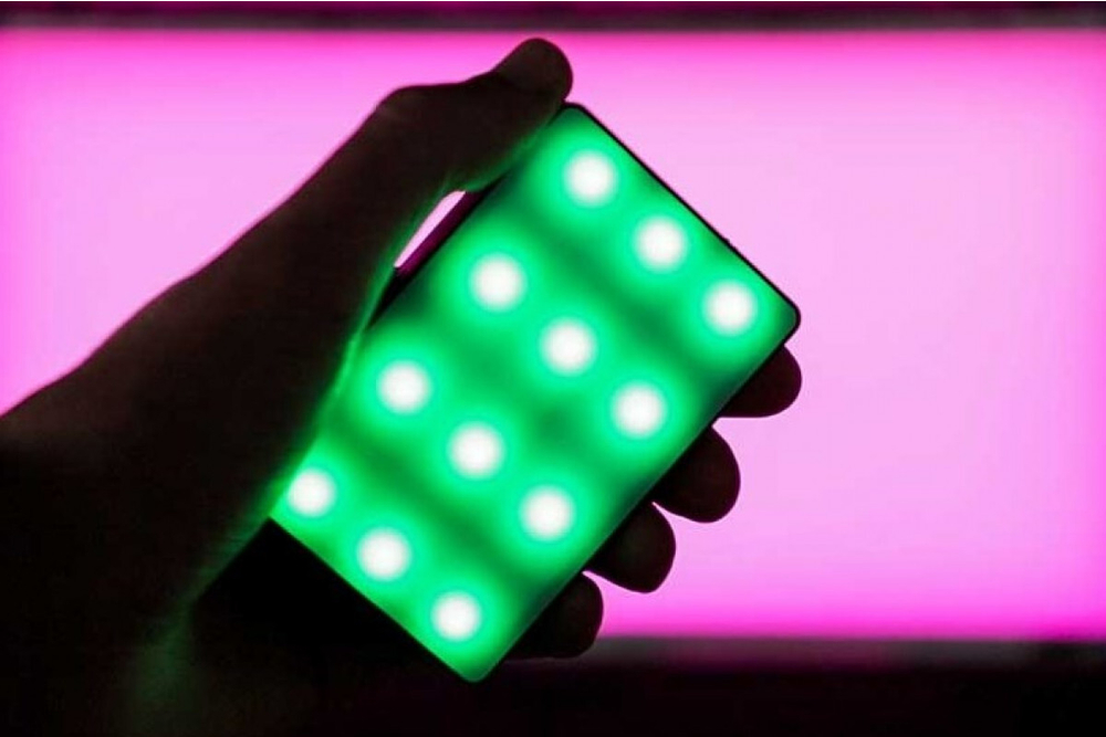 Накамерный свет светодиодный Aputure Amaran AL-MC