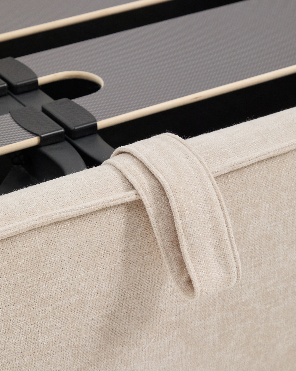 Кровать Arvian бежевого цвета из шенилла с ящиком для хранения 160 х 200 см