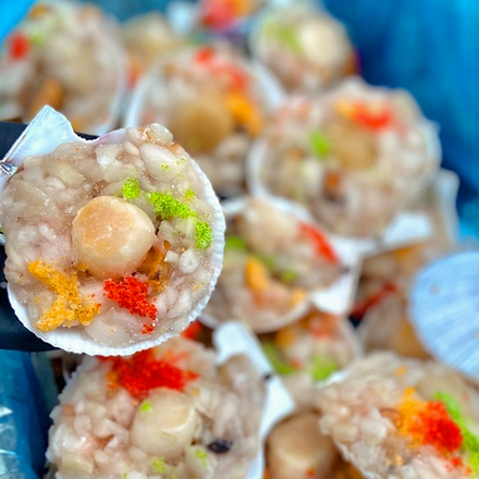 Ассорти из морепродуктов на створке