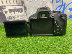 Canon EOS 600D kit 18-55mm ll (8.100 кадров)