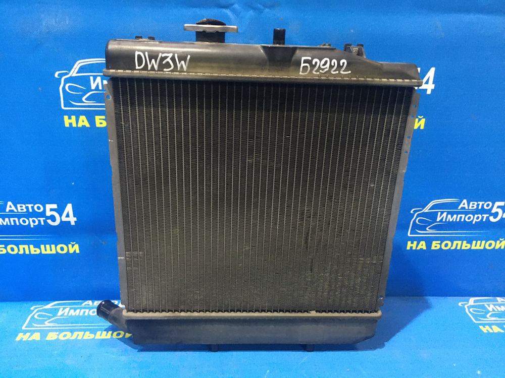 Радиатор двигателя MAZDA DEMIO 1996-1999