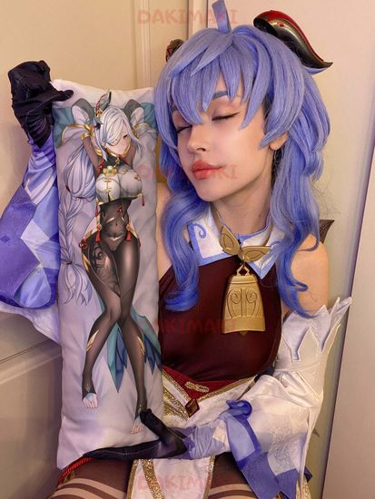 Мини дакимакура Шэнь Хэ из Геншин Импакт | Genshin Impact арт. M0952, 60х20 см