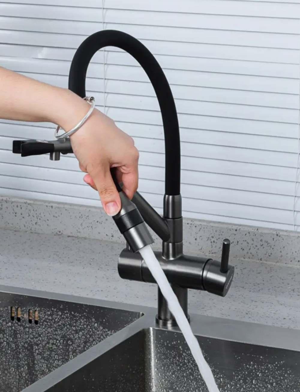Смеситель для кухни с гибким изливом Gappo G4398-89