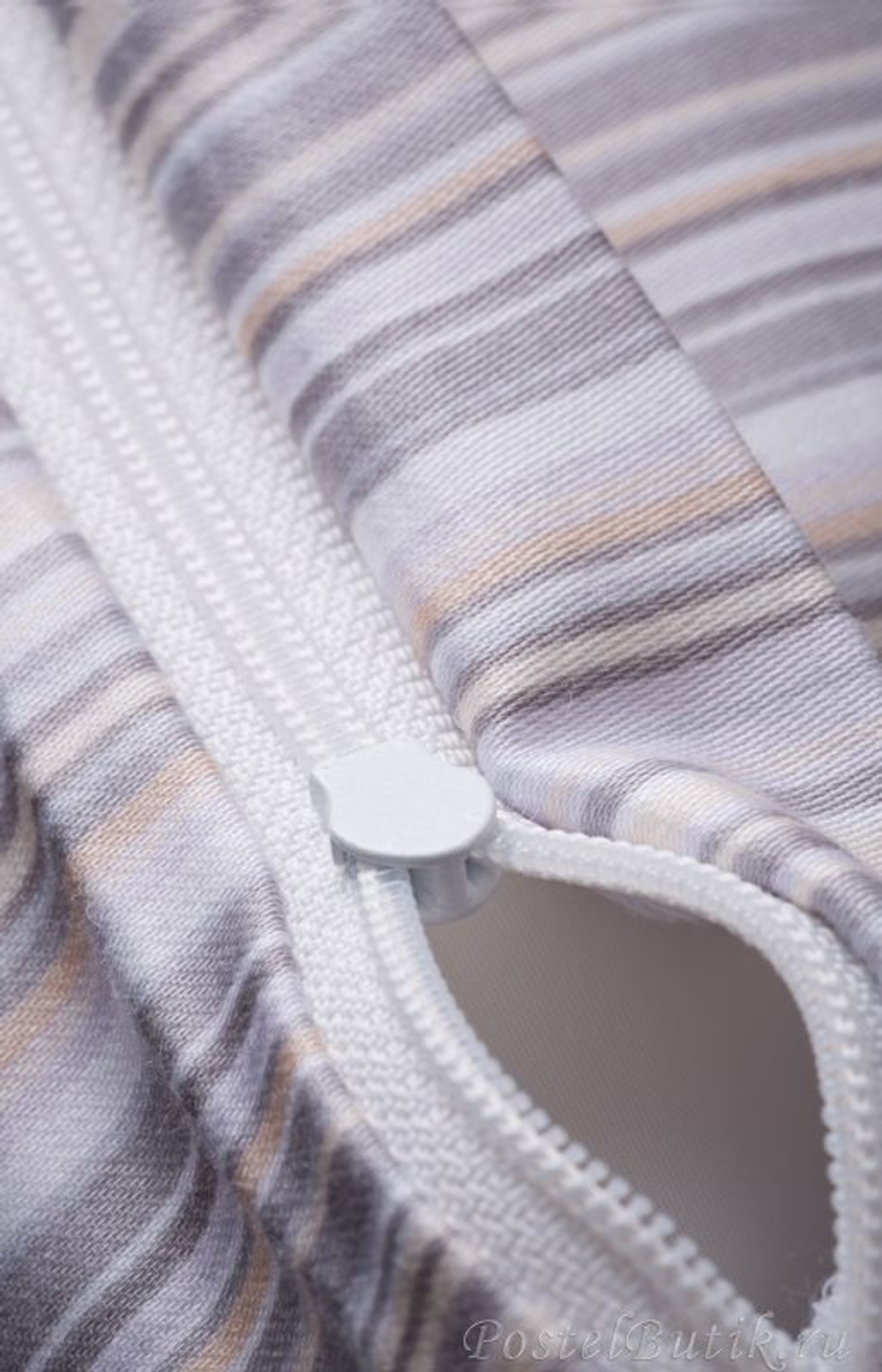 Наволочка 50x70 JOOP! Fine Stripes бежевая