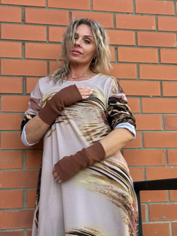 Платье / бочонок / трикотаж бежевый