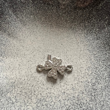 Коннектор клевер с фианитами. Фурнитура для изготовления украшений и аксессуаров.