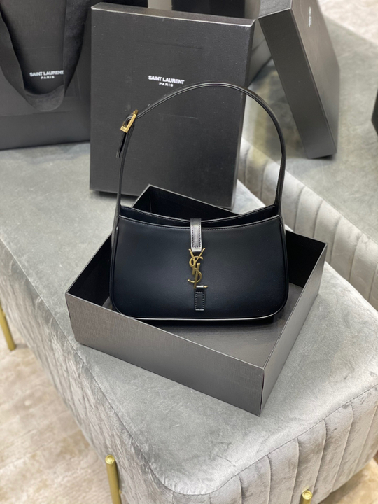 Saint Laurent Le 5 à 7 Hobo Bag