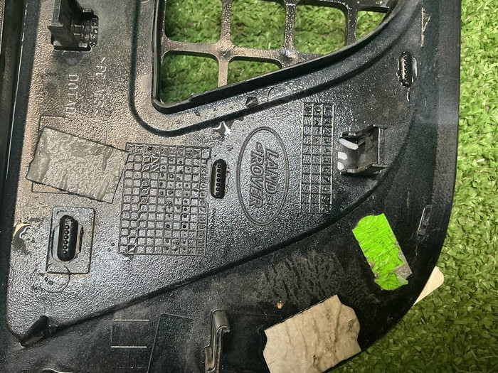 Накладка крыла левая LR Defender 2 L663 (19-нв)