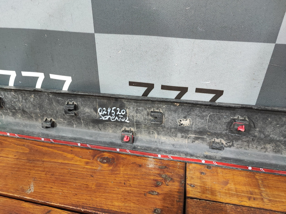 Накладка двери передней левой Kia Sorento 2 (XM) 09-20 Б/У Оригинал 877232P000