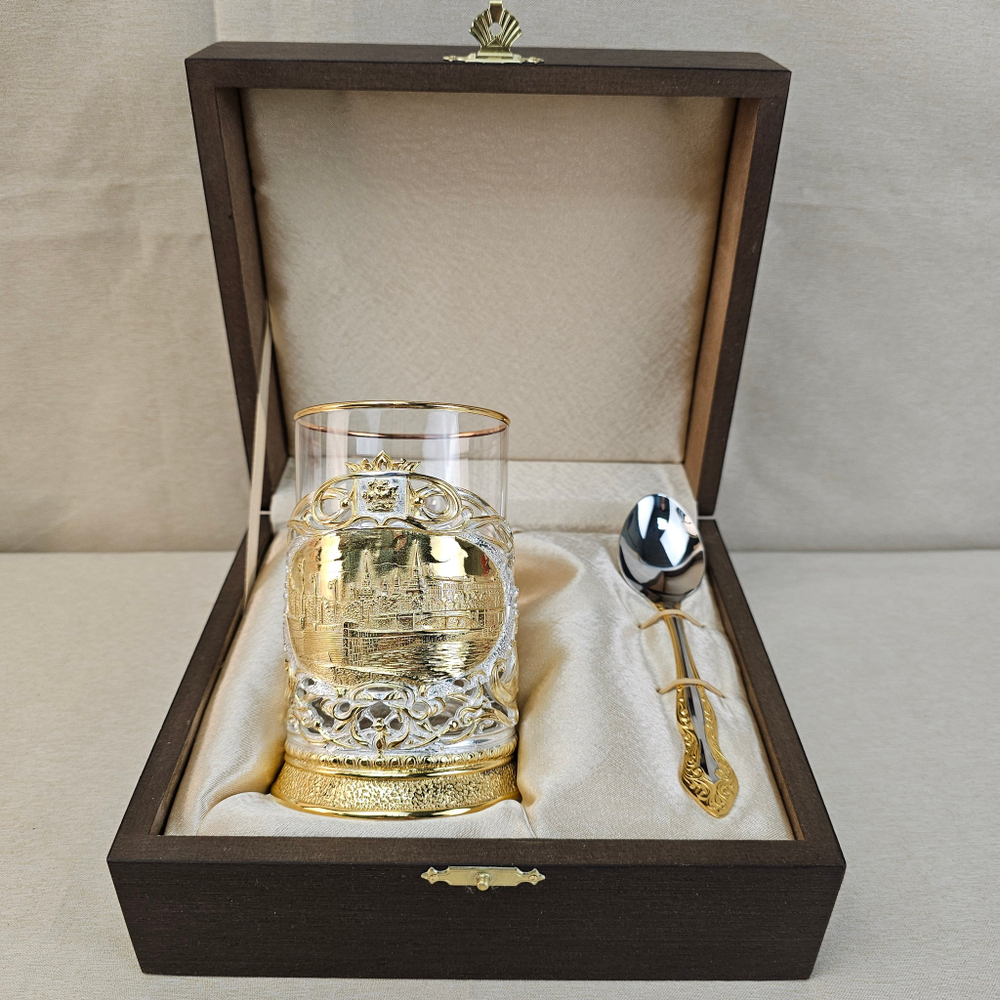 Подстаканник Москва с позолотой