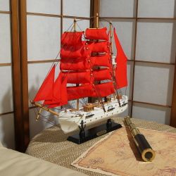 Meteor Lights Модель парусника Secret (Алые Паруса) 50 см