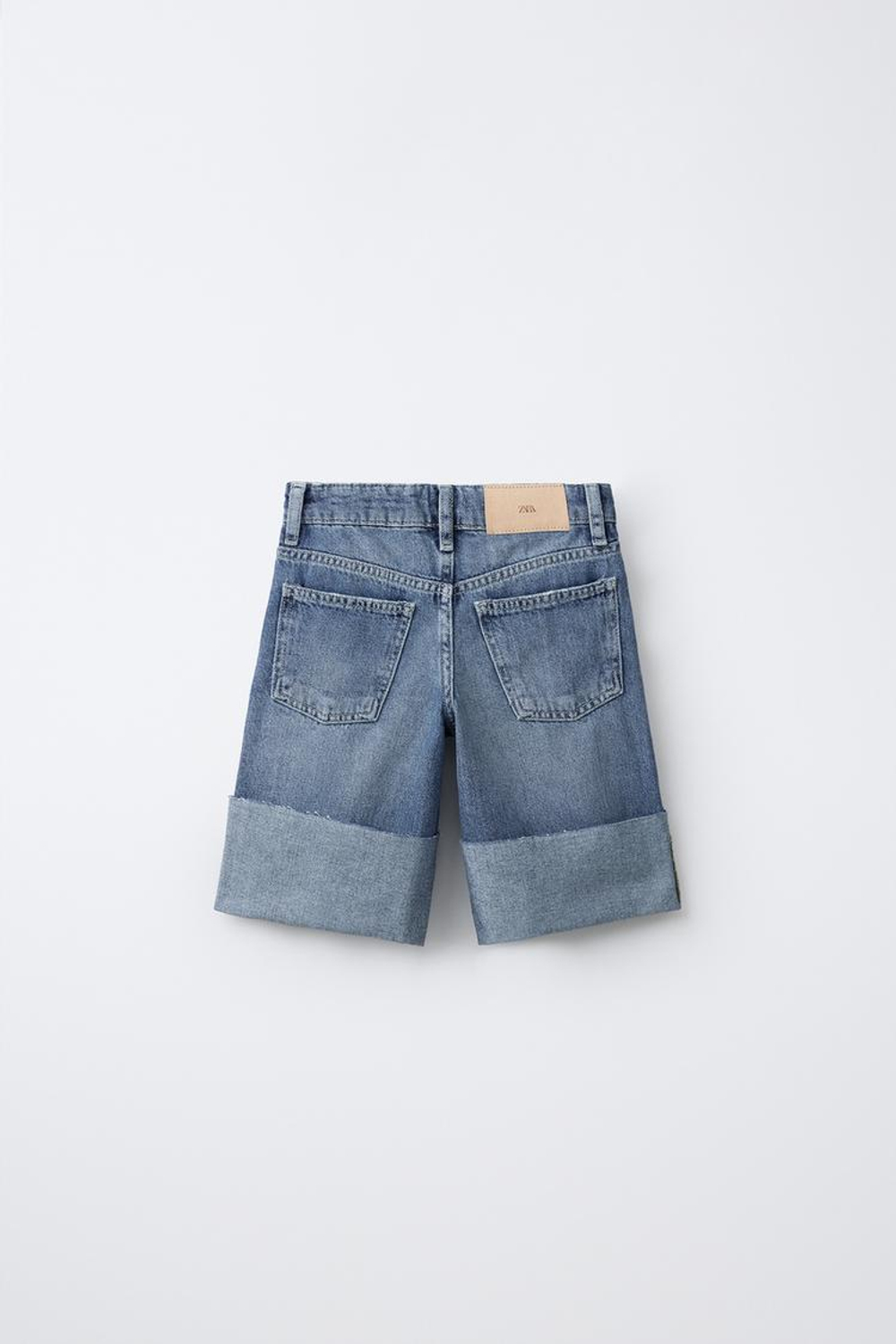 ZARA ДЛИННЫЕ ДЖИНСОВЫЕ ШОРТЫ С РАЗРЕЗАМИ, СИНИЙ