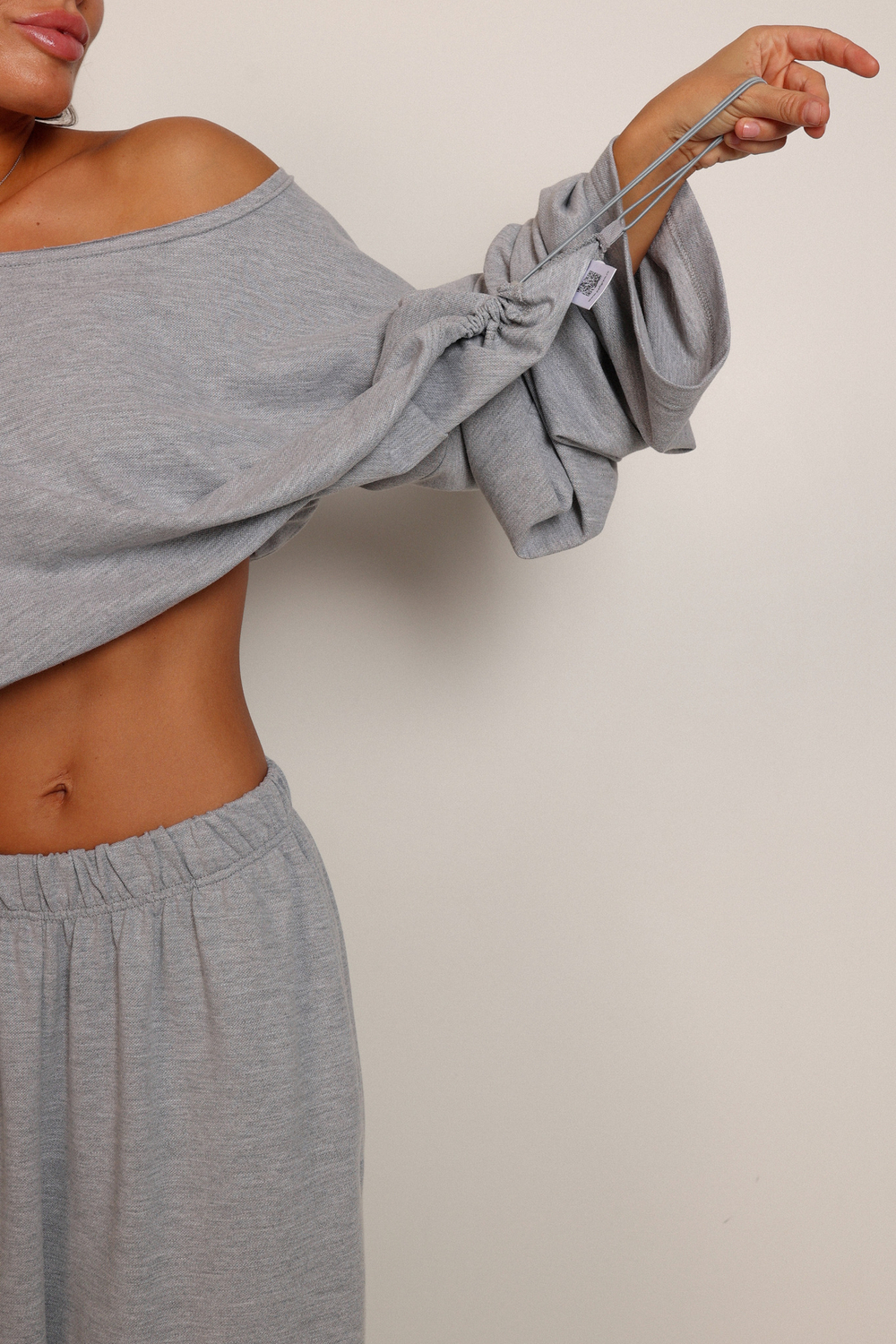 Лонгслив из пике укороченный