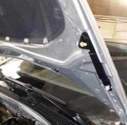 Амортизатор (упор) капота на Skoda Octavia 11-02(A5, с 2004 по 2013 г.в.вкл. Scout)Autoinnovation