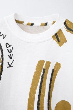 ZARA ФУТБОЛКА С ПРИНТОМ «ПАЛЬМОВЫЙ ЛИСТ», ЭКРЮ