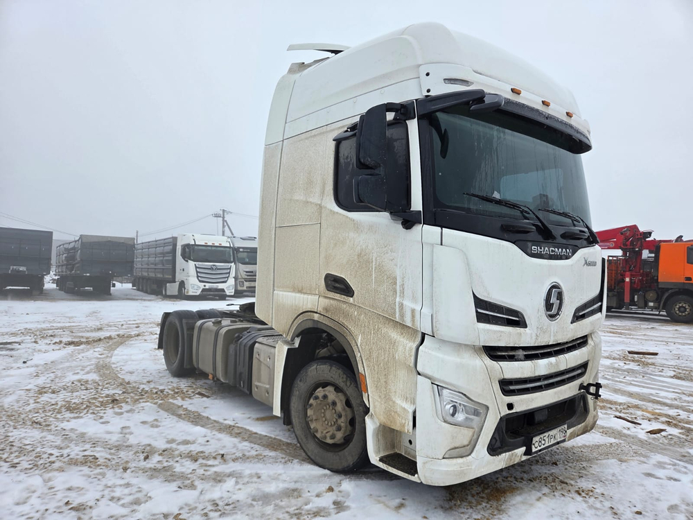 Shacman (Shaanxi) SX* 4x2 Седельный тягач SX4188YY381 (Дизельный, 12,5 л, 473 л.с., АТ)