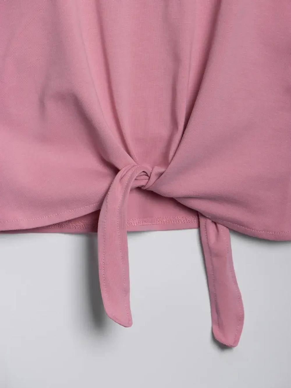 Розовый костюм для девочки на лето