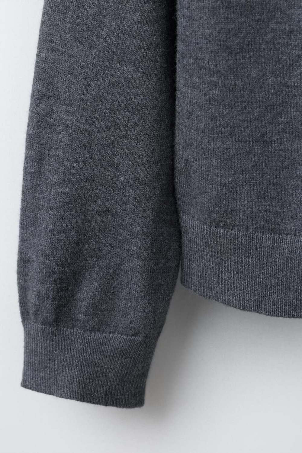 ZARA ТОНКИЙ ТРИКОТАЖНЫЙ СВИТЕР, АНТРАЦИТОВО-СЕРЫЙ