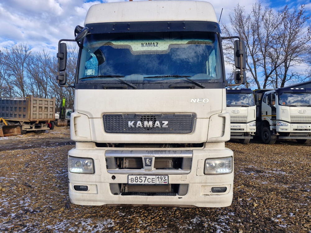 КамАЗ 5490 4x2 Седельный тягач 5490-S5 (Дизельный, 12,0 л, 401 л.с., МТ)