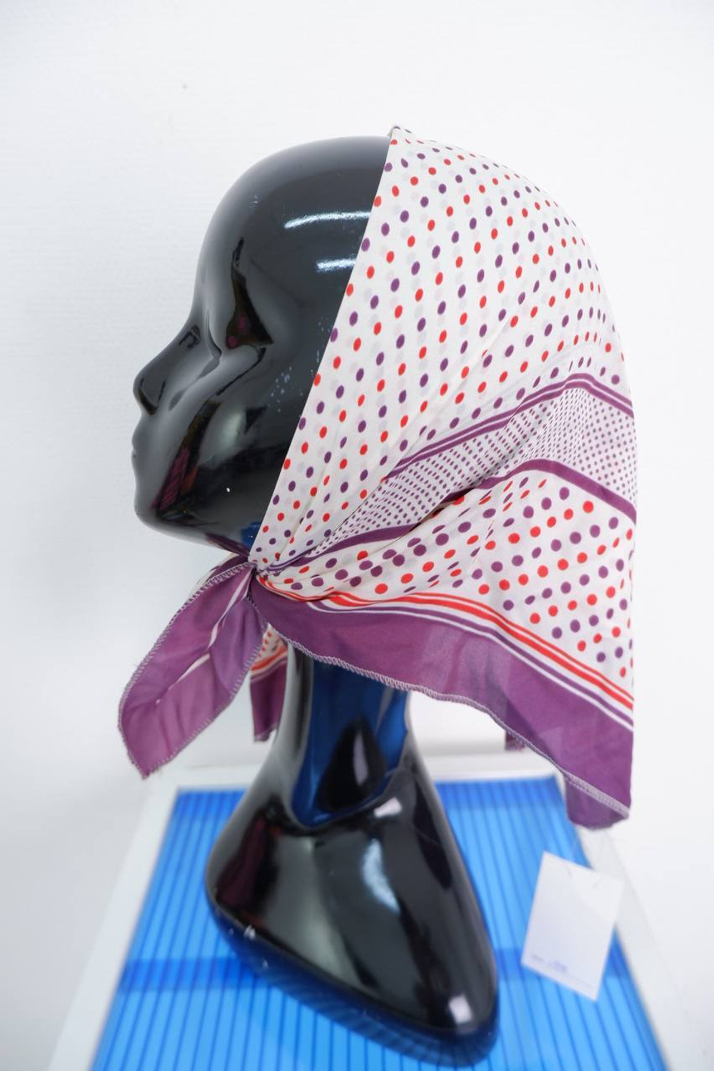 Платок нежный светлый