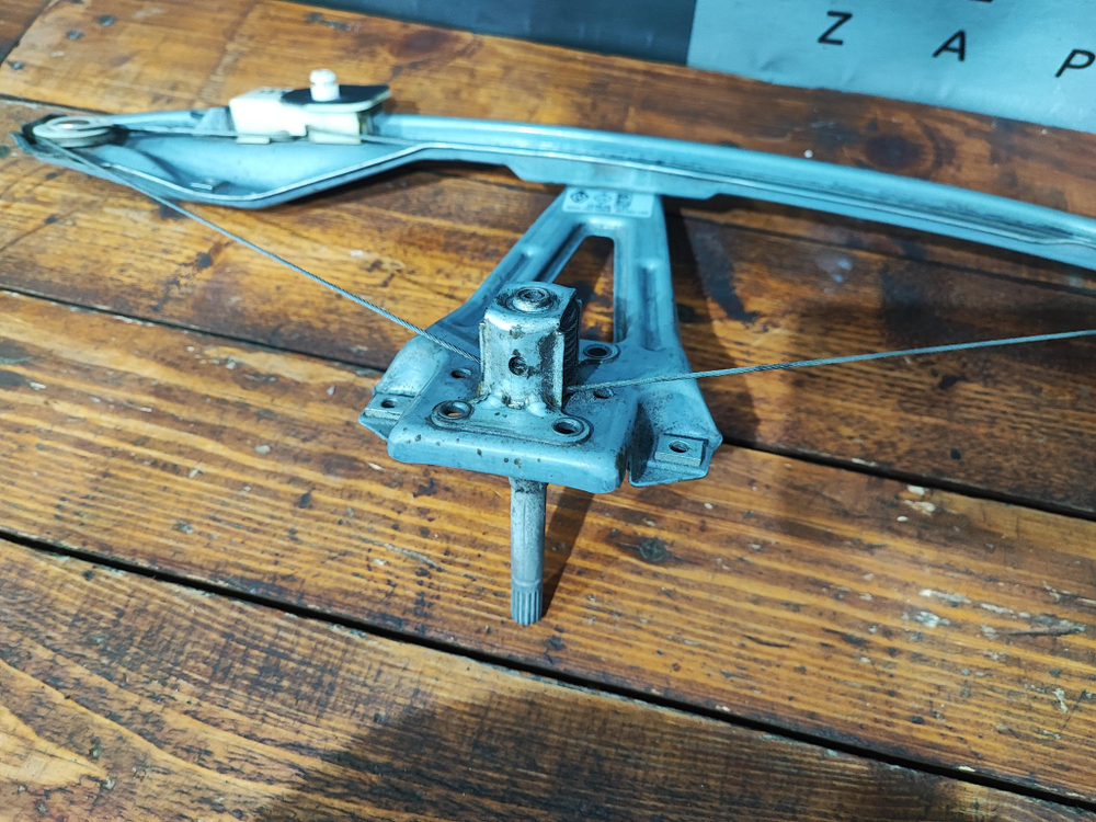 Стеклоподъемник задний правый мех. Renault Clio 3 05-14 Б/У Оригинал 8200291155