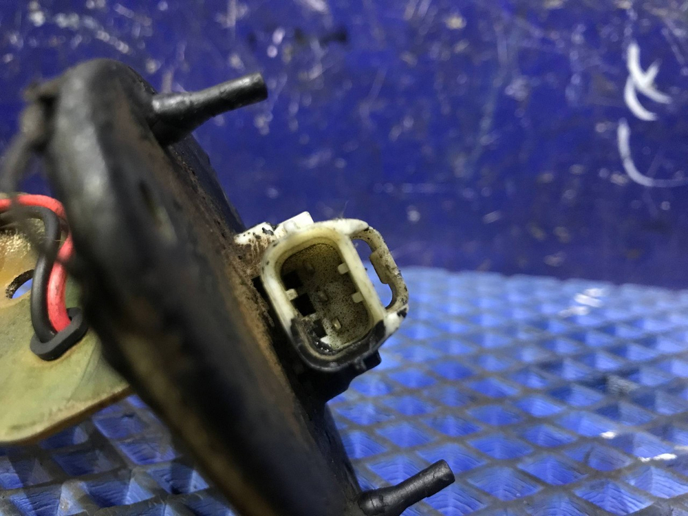 Датчик уровня топлива MITSUBISHI LANCER 2002