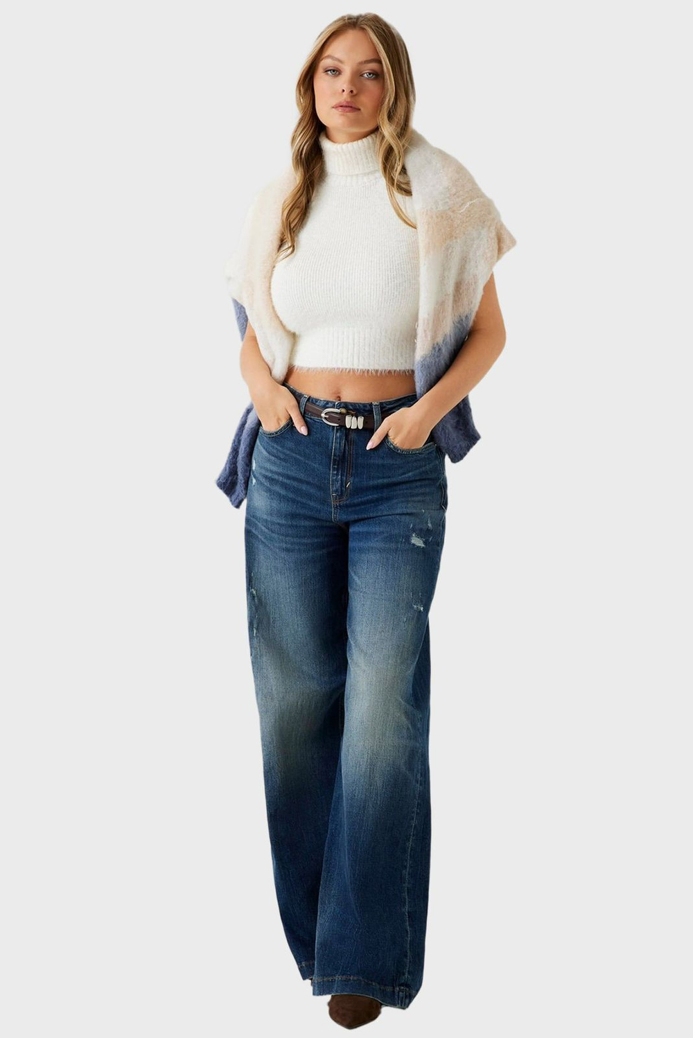 Свитер женский GUESS