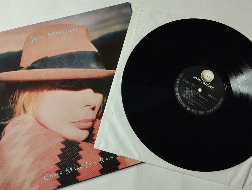 Винтажная виниловая пластинка LP Joni Mitchell Chalk Mark In A Rain Storm (Germany 1988)