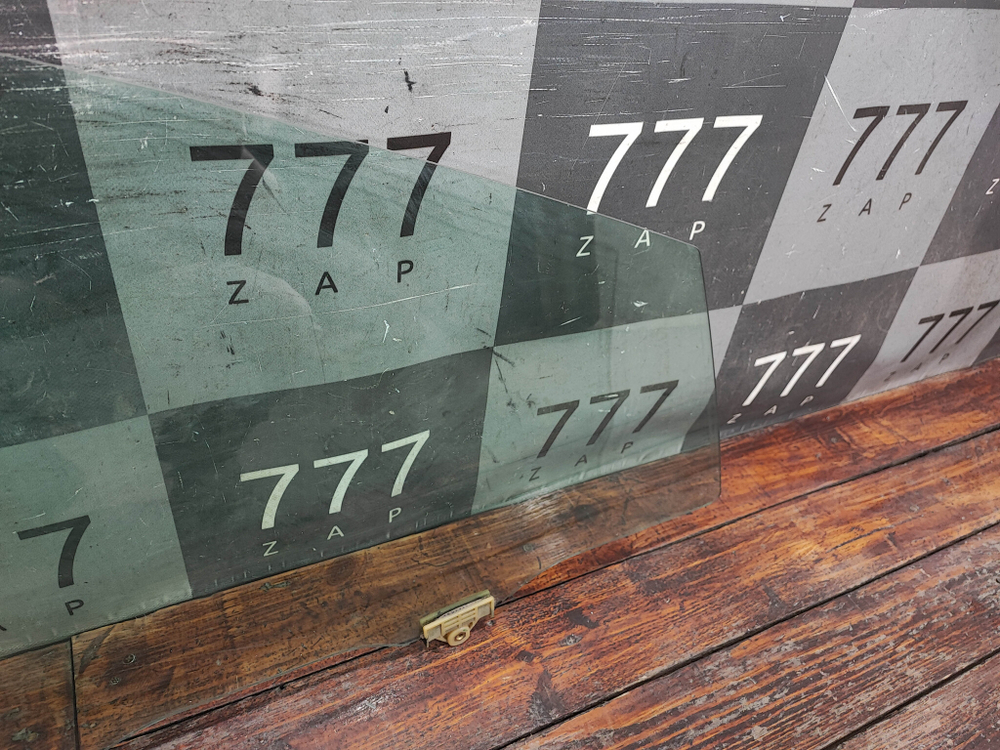 Стекло двери передней правой Kia Ceed 2 (JD) 12-18 Б/У Оригинал 82420A2010