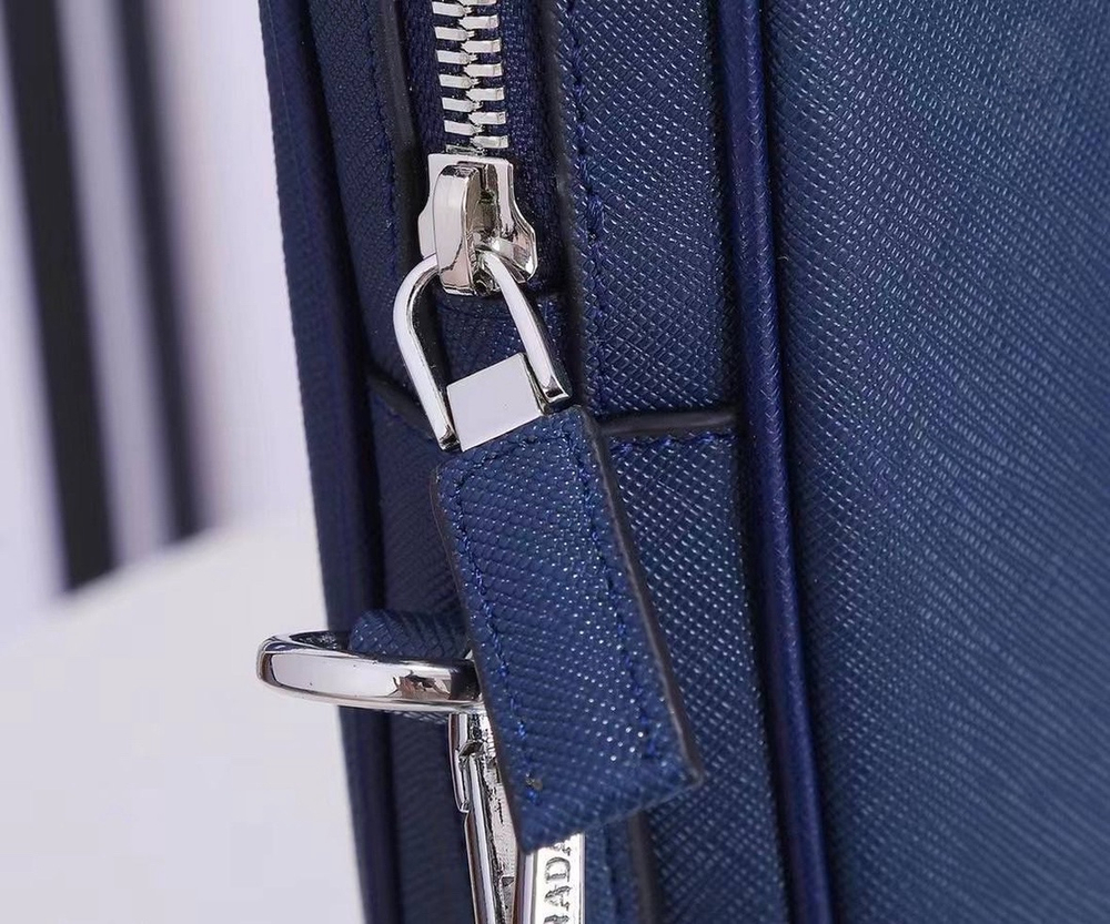 Портфель Prada