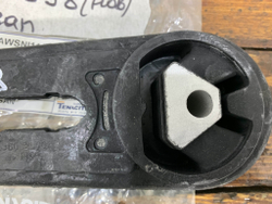 Опора двигателя Nissan Note 1 (E11) Новая Tenacity AWSNI1147